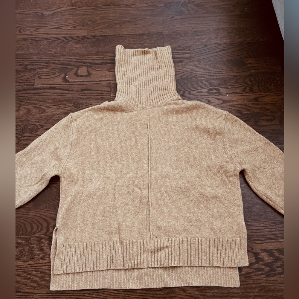 H&M sweater/turtleneck